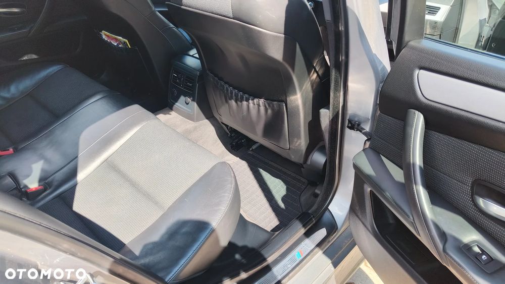 BMW Seria 5 525d - 22