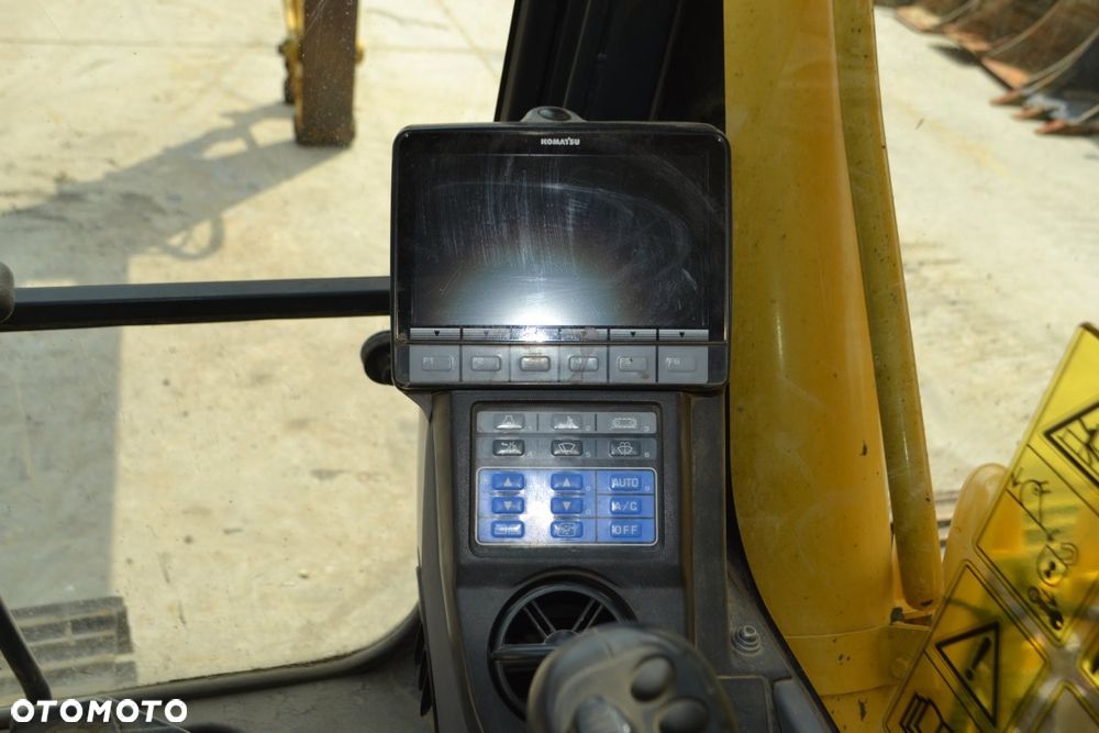 Komatsu PC210LC-11 - 26