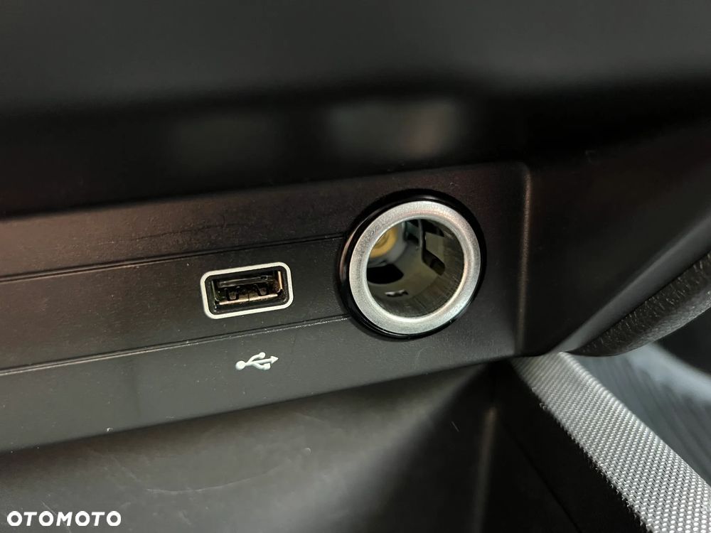 Skoda Fabia 1.0 TSI Style Color DSG - 31