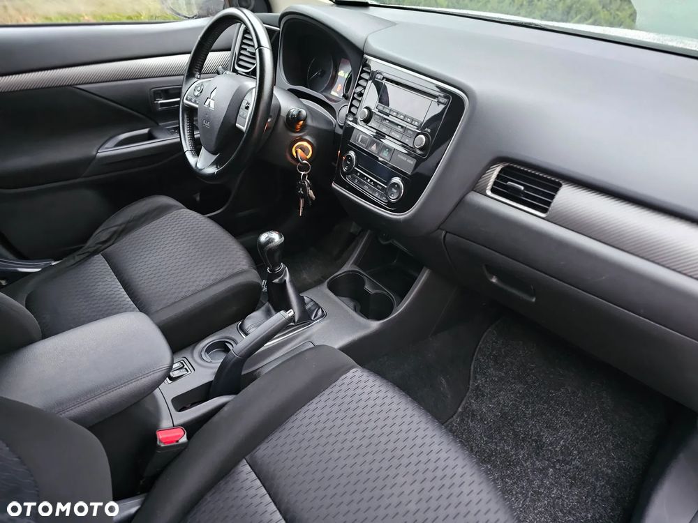 Mitsubishi Outlander 2.0 2WD Plus - 16