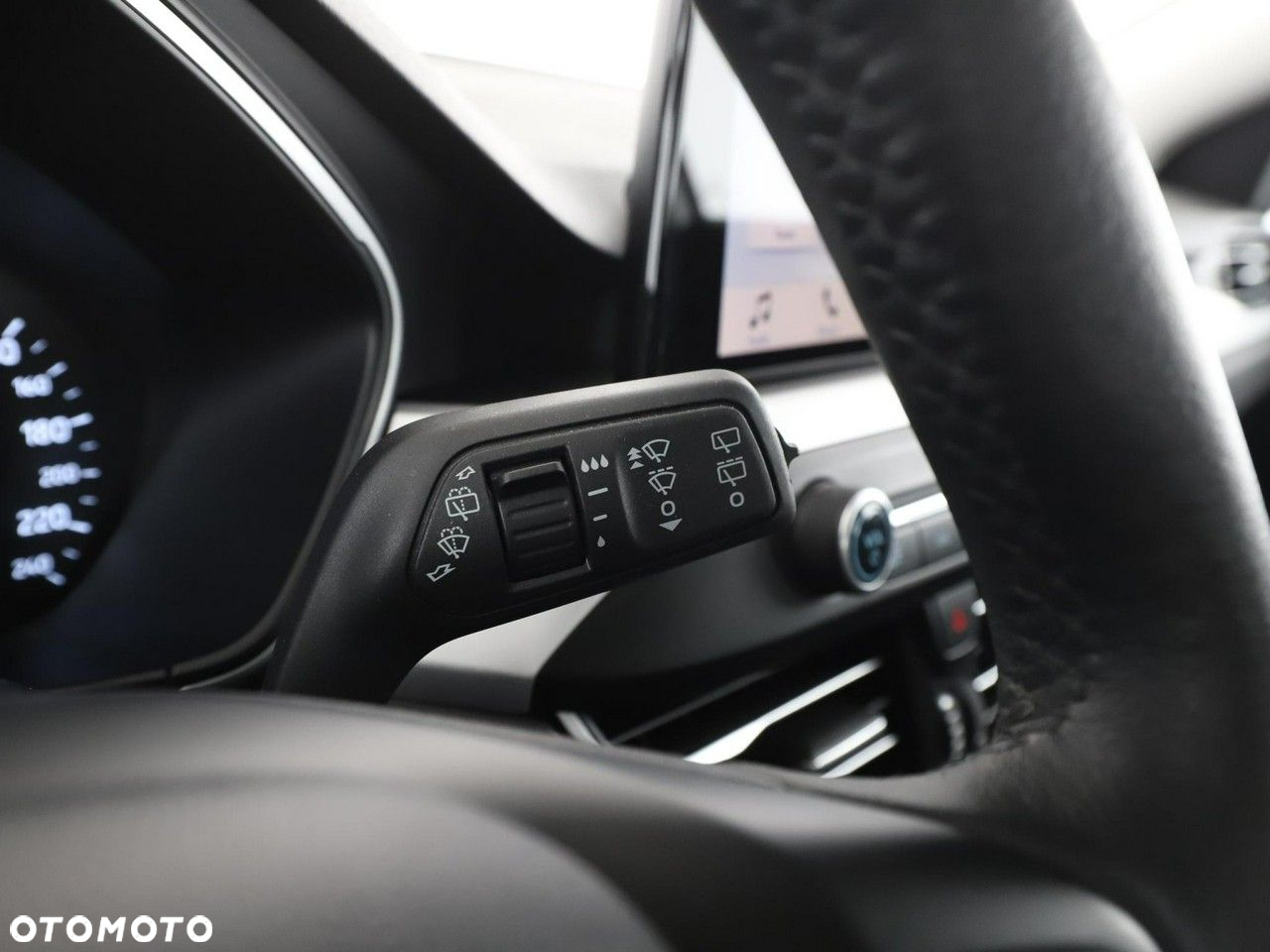 Ford Focus - 32