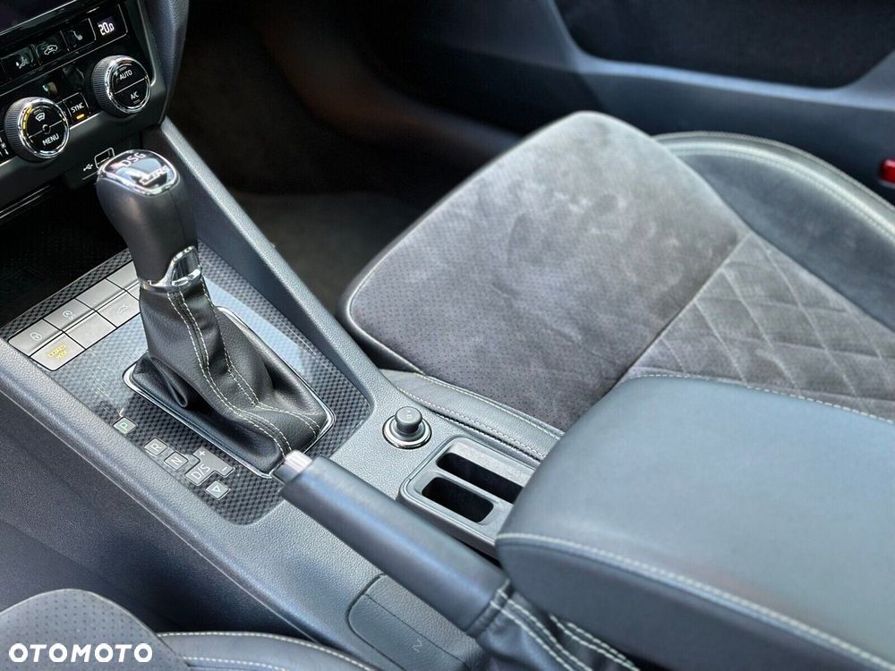 Skoda Octavia 2.0 TSI RS Challenge 245 DSG - 13