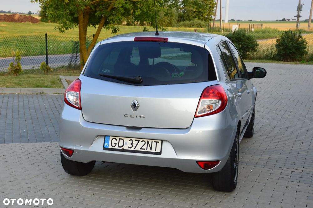 Renault Clio - 12