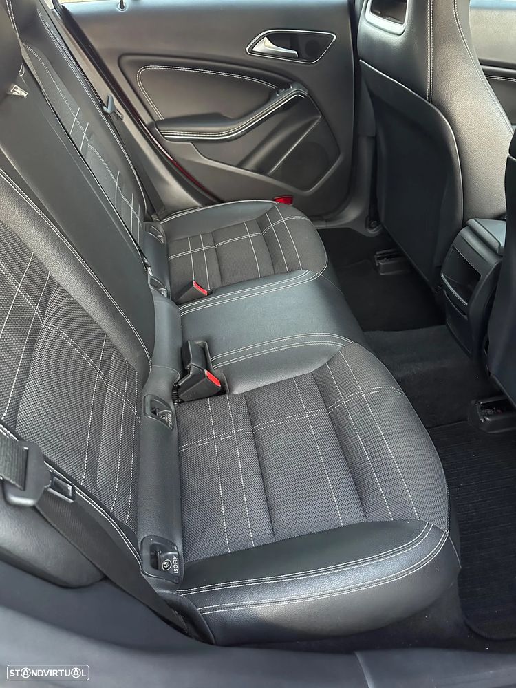 Mercedes-Benz CLA 180 d Urban - 15