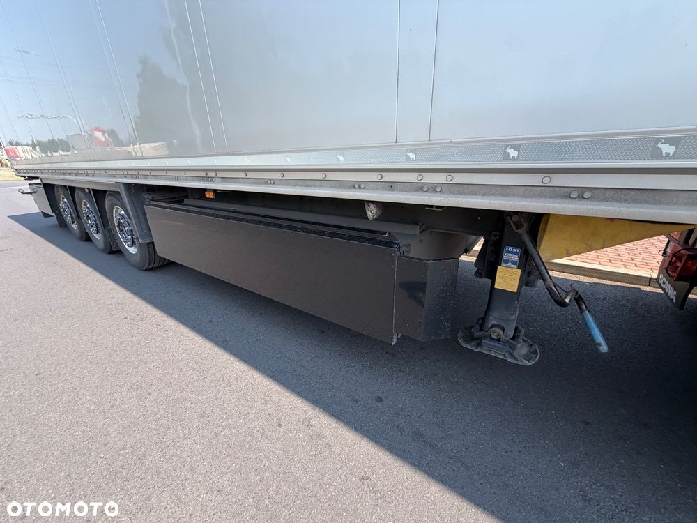 Schmitz Cargobull Izoterma kontener schmitz oś podnoszona i oś skrętna sprowadzona z Niemiec idealny stan 2x paleciara - 11