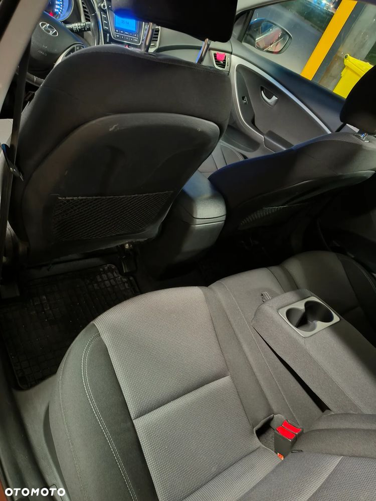 Hyundai i30 blue Kombi 1.6 CRDi Classic - 22