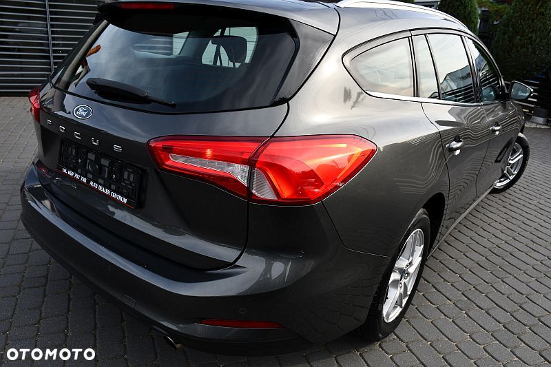 Ford Focus 1.5 EcoBlue Start-Stopp-System TITANIUM DESIGN - 31