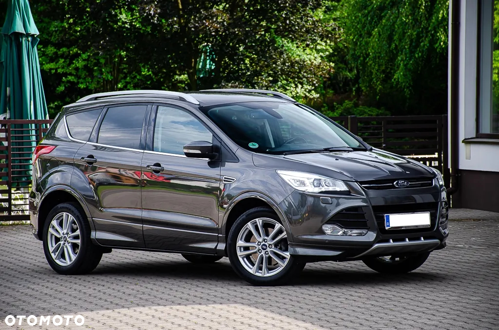 Ford Kuga 1.5 EcoBoost 4WD Titanium - 4