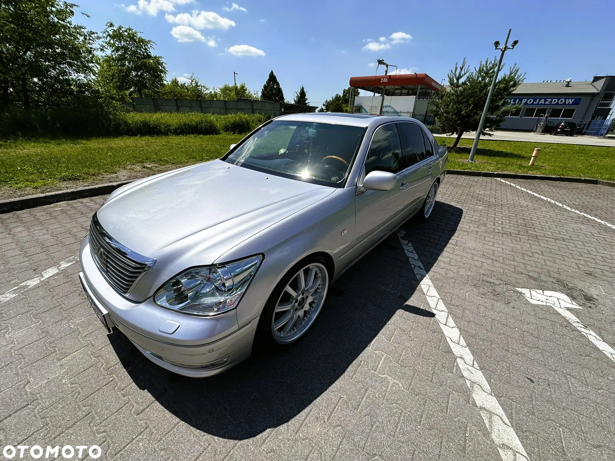 Lexus LS - 11