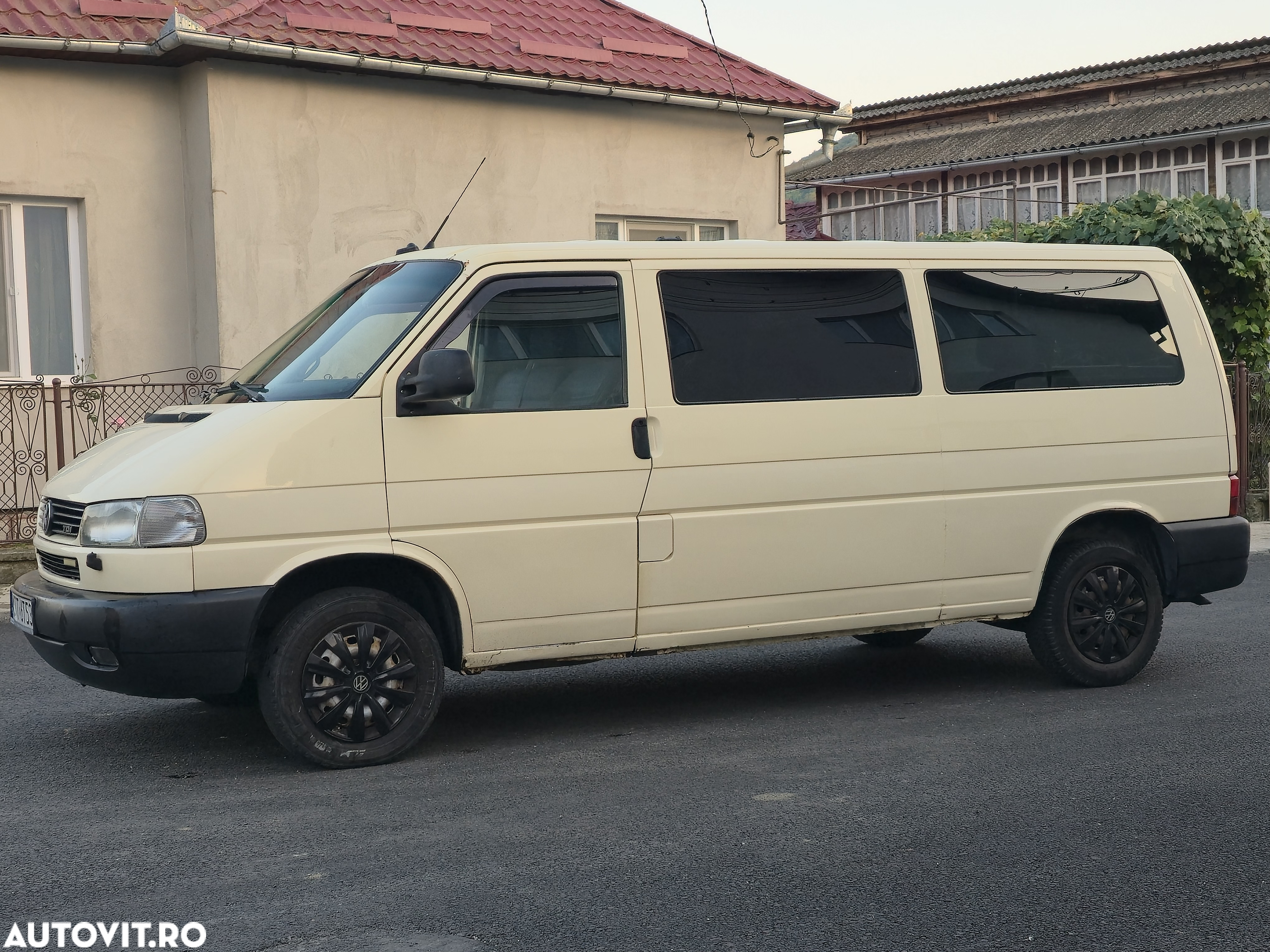 Volkswagen Caravelle - 17