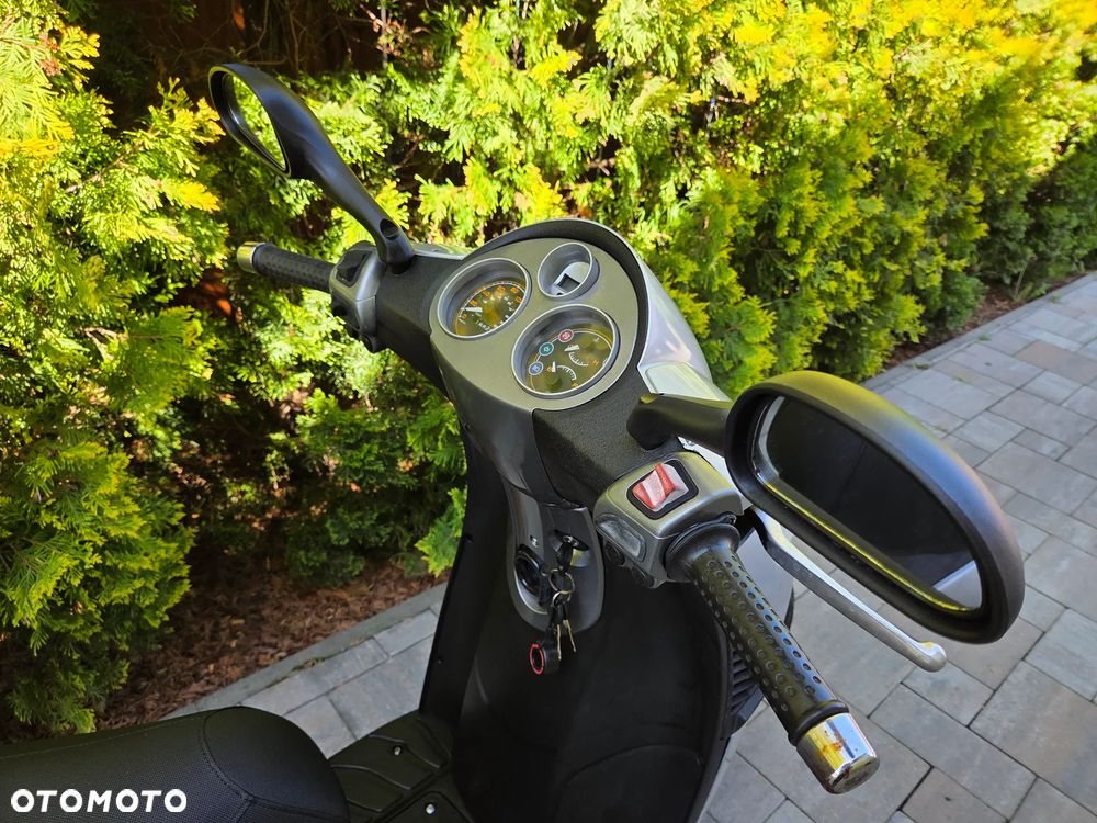 Piaggio Carnaby - 13