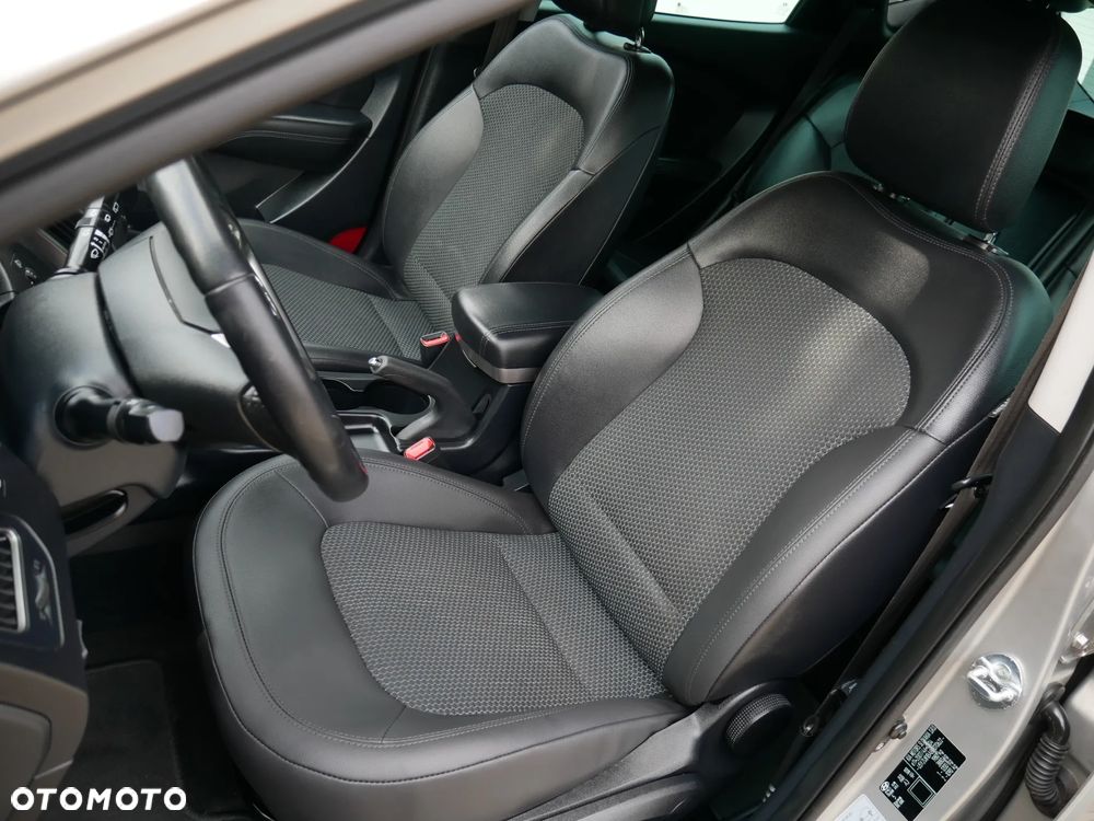 Hyundai ix35 2.0 Premium 2WD - 25