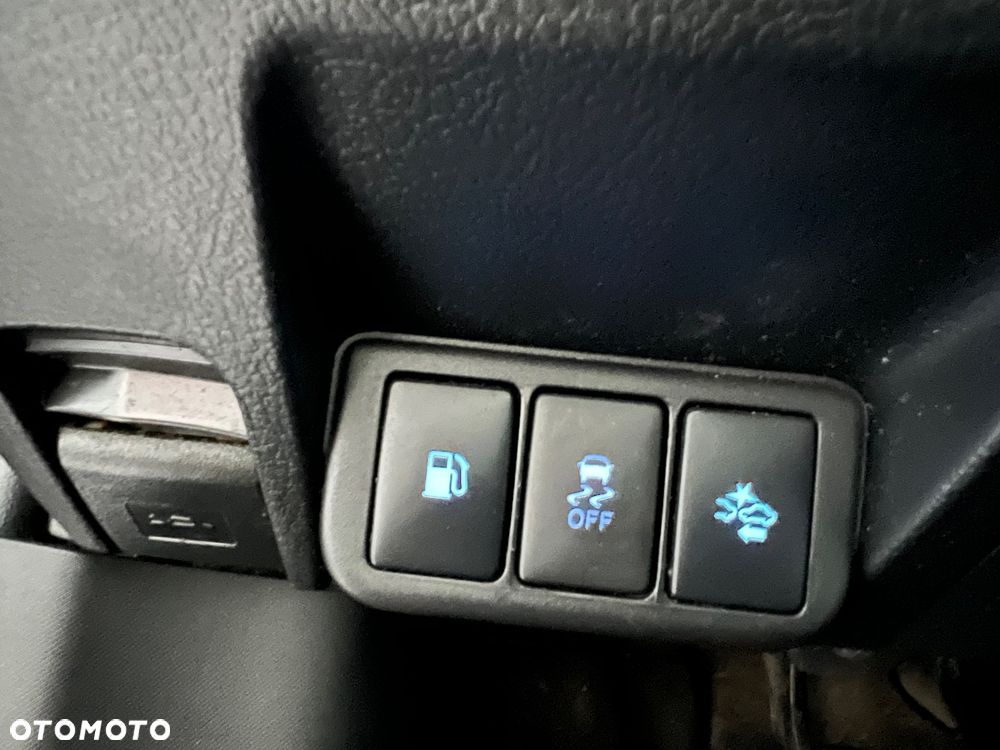 Toyota Avensis - 20