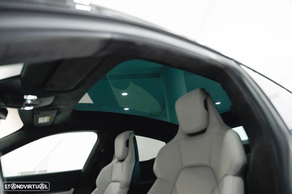 Porsche Taycan Turbo - 26