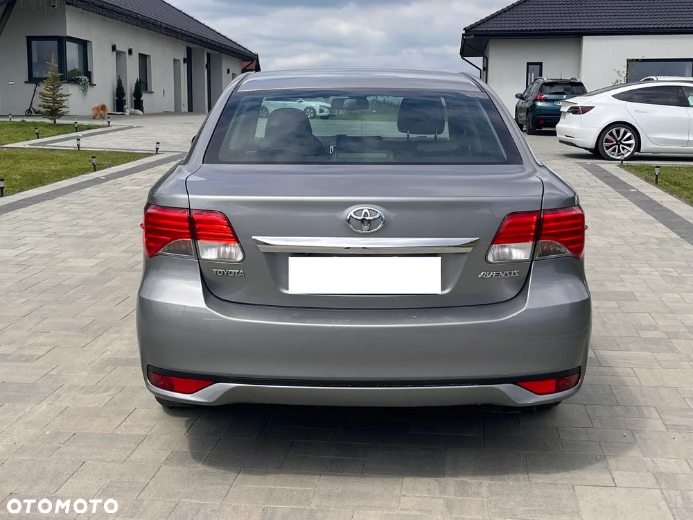 Toyota Avensis 1.6 Premium - 7