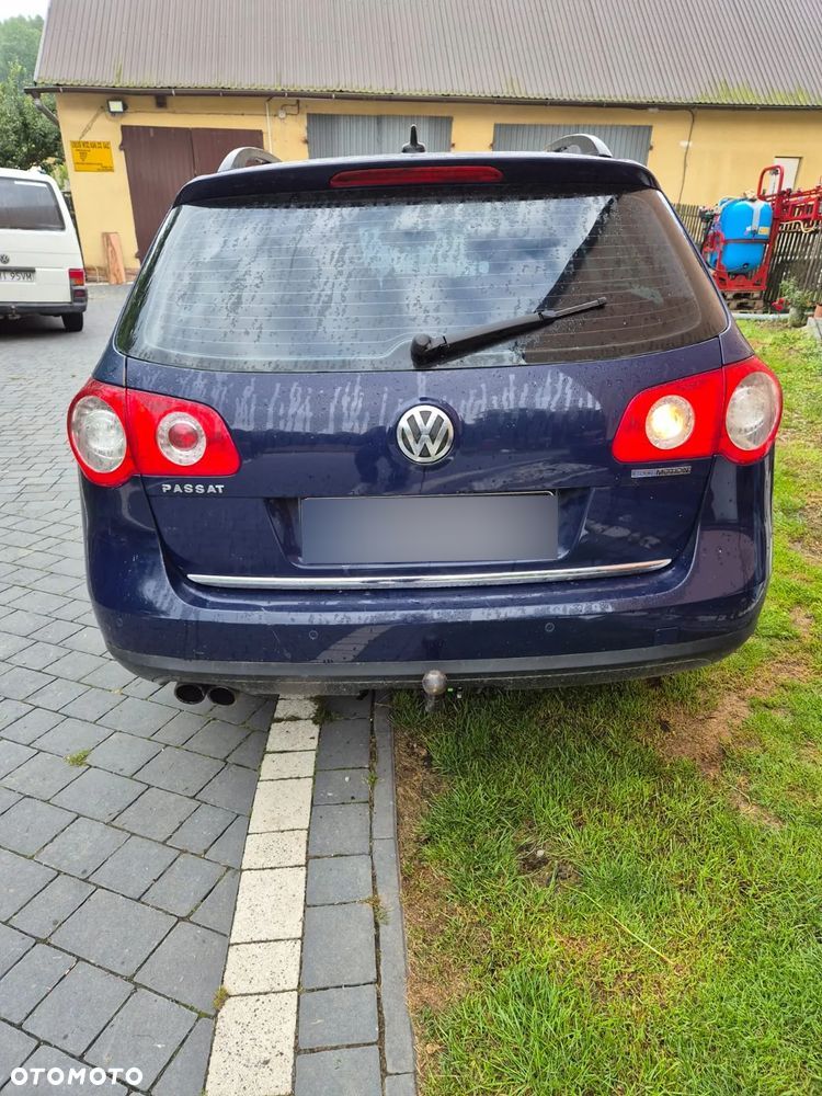 Volkswagen Passat - 4