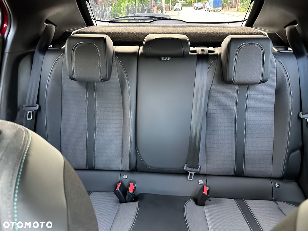 Peugeot 2008 1.2 PureTech Allure Pack S&S - 39