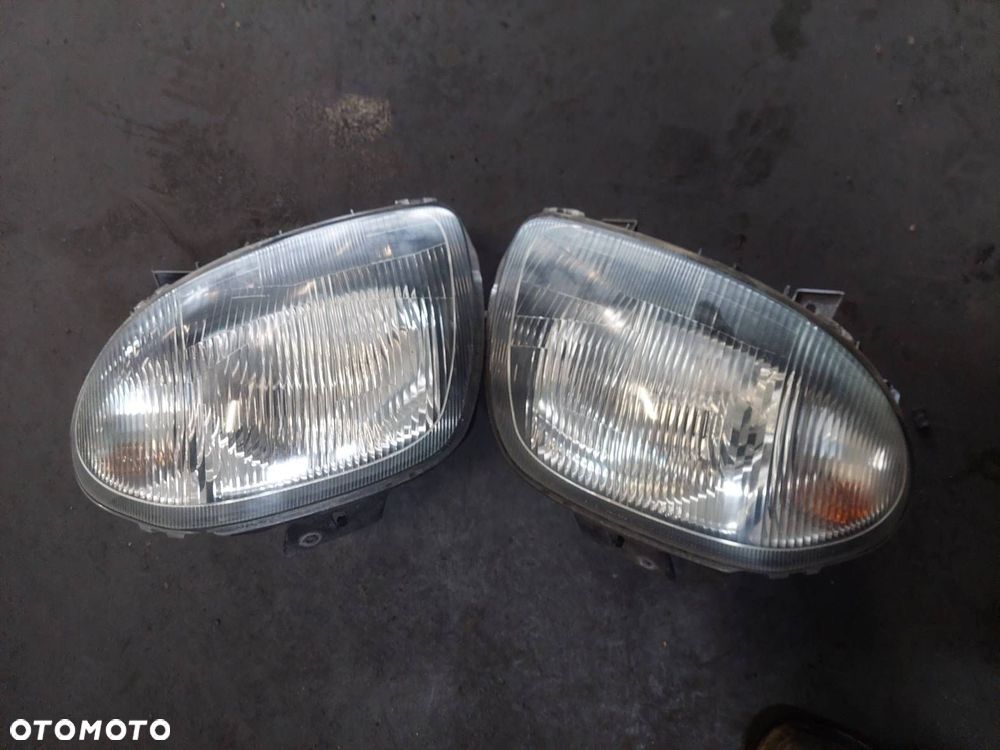 KOMPLETNY PRZÓD ZDERZAK LAMPY BŁOTNIKI GRIL RENAULT CLIO II Phase I MV408 - 2