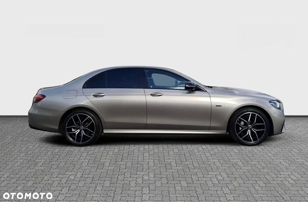 Mercedes-Benz Klasa E 300 9G-TRONIC AMG Line - 6
