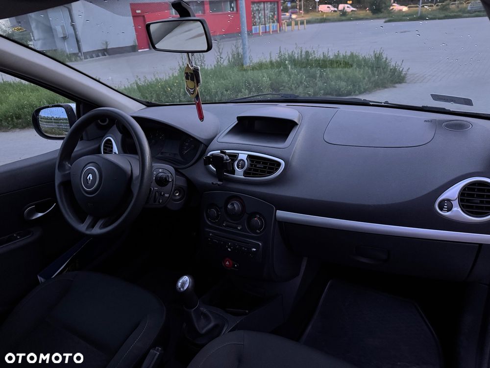 Renault Clio 1.5 dCi Alize - 17