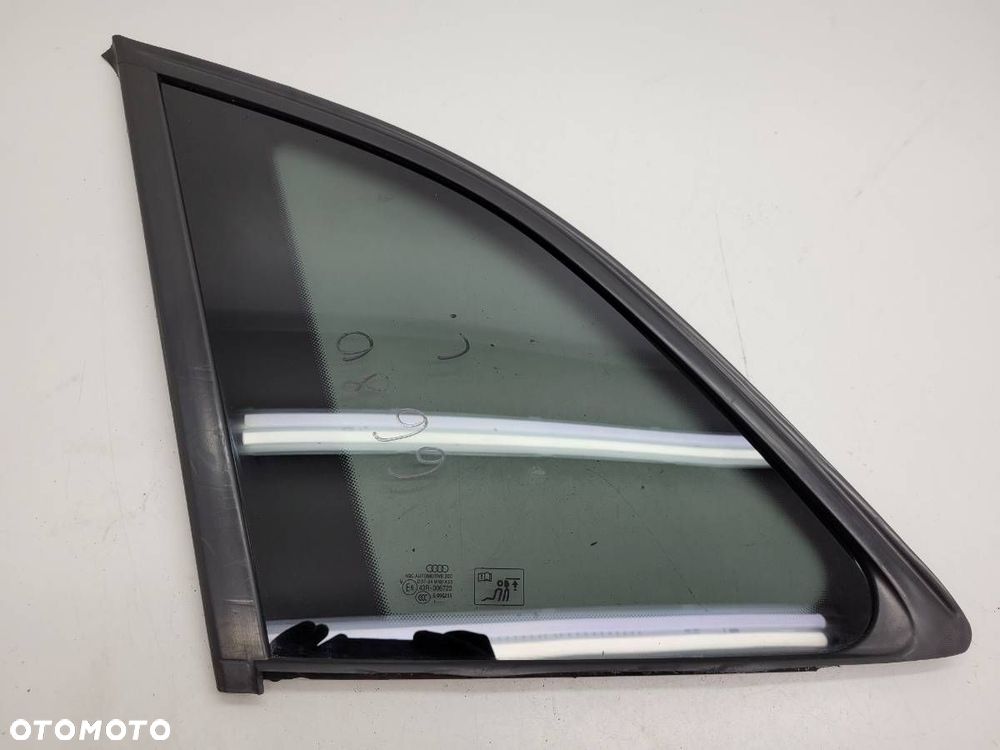 SZYBA LEWA TYŁ KAROSERYJNA AUDI Q5 8R 2011 - 1