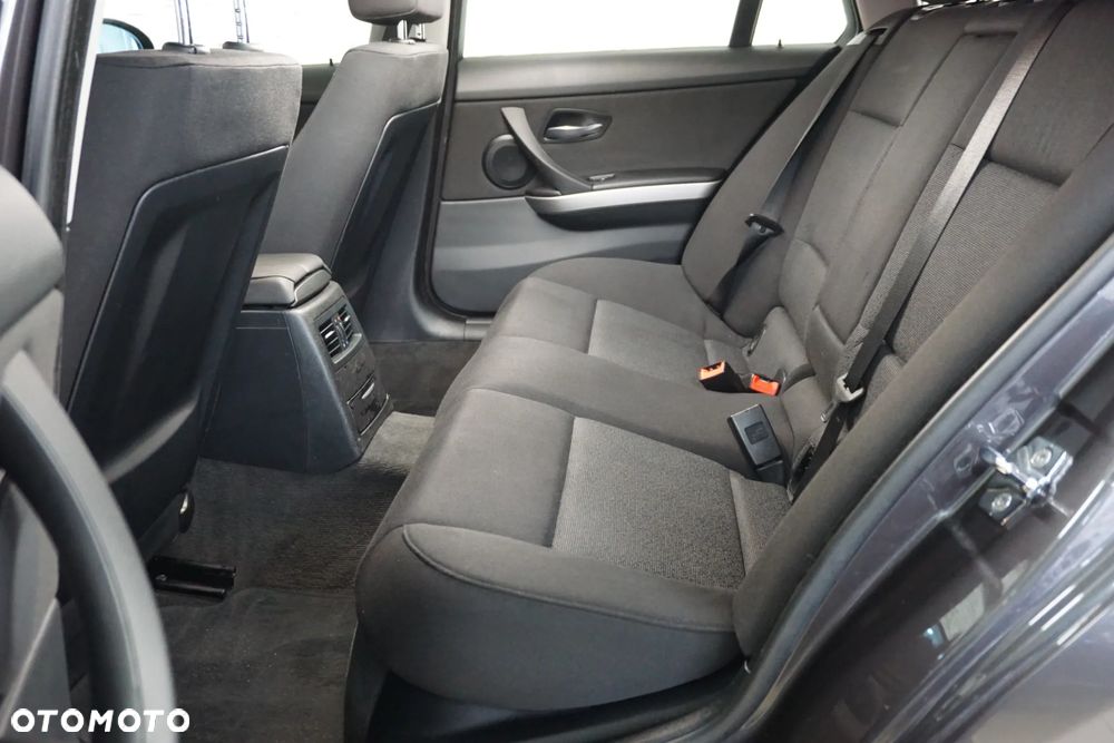 BMW Seria 3 - 24