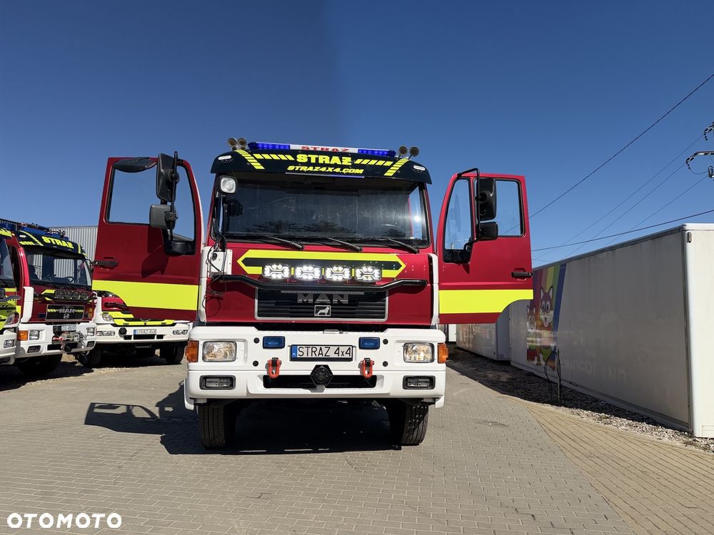 MAN Wóz strażacki CIĘŻKI Pojazd pożarniczy Straż pożarna MAN 18.284 4x4 6t wody+piana, CNBOP, działko dachowe, skrzynie dachowe, łańcuchy podrzutowe - 16
