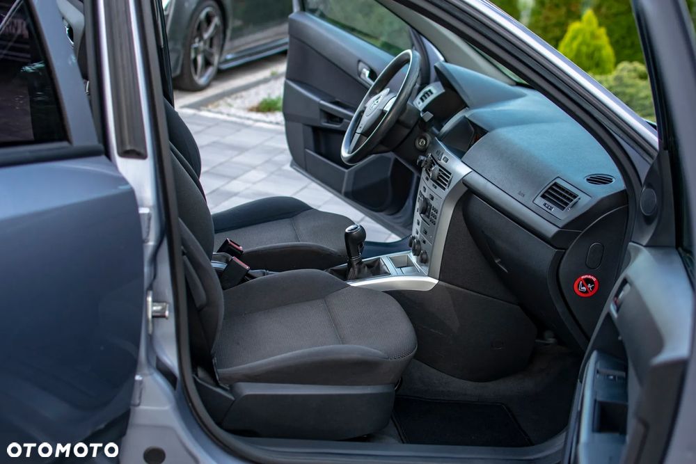 Opel Astra - 32