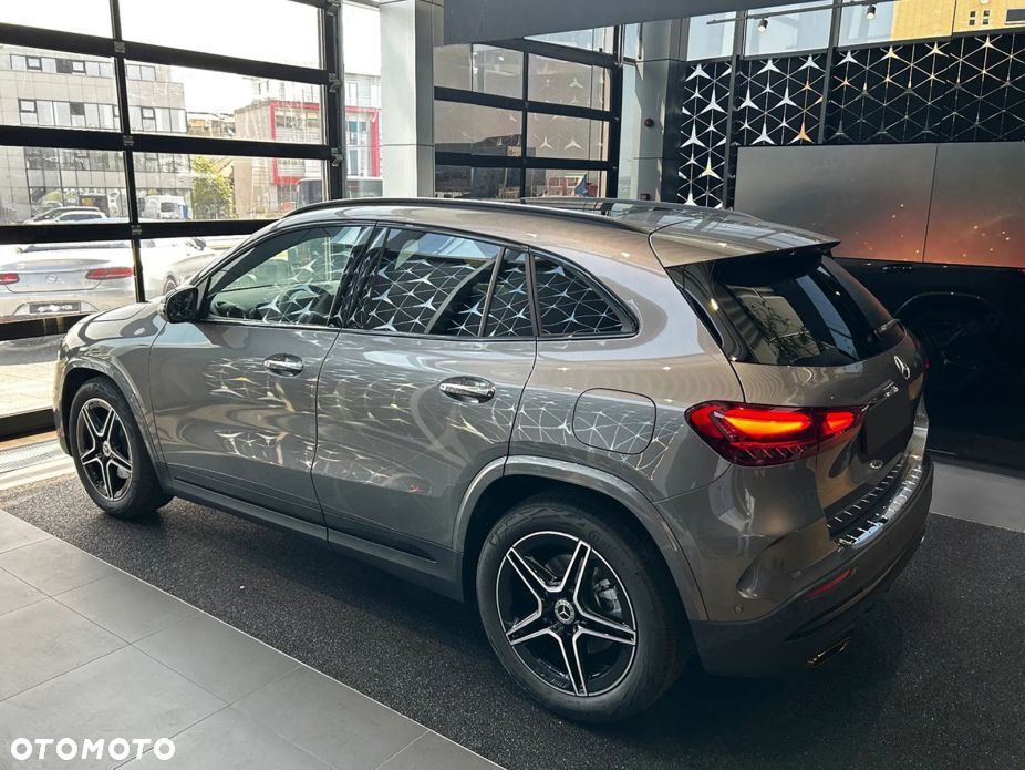 Mercedes-Benz GLA 200 AMG Line - 7