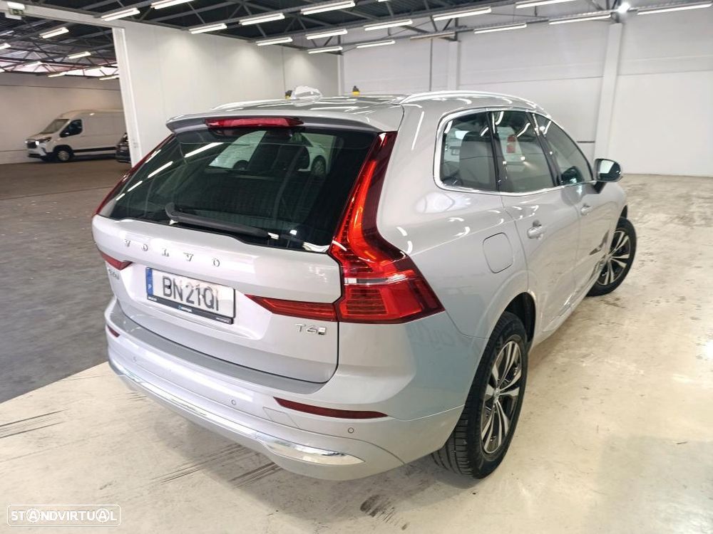 Volvo XC 60 2.0 T6 PHEV Core - 4