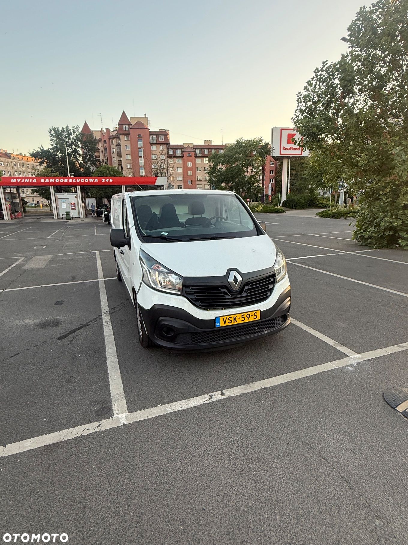Renault Trafic - 1