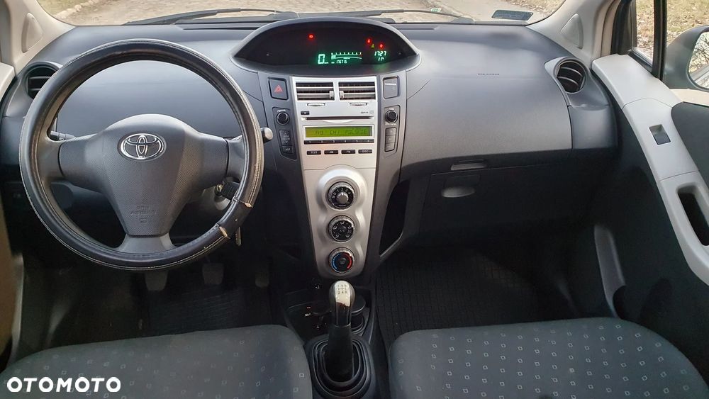 Toyota Yaris 1.3 Luna Premium - 17