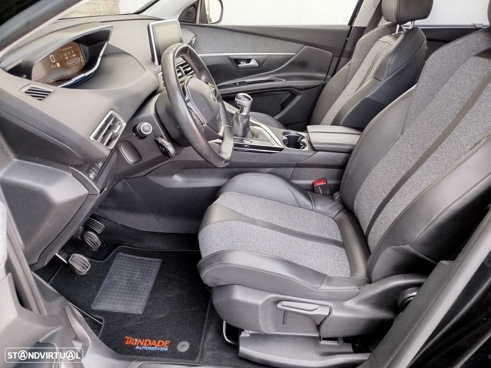Peugeot 5008 1.2 PureTech Allure - 4