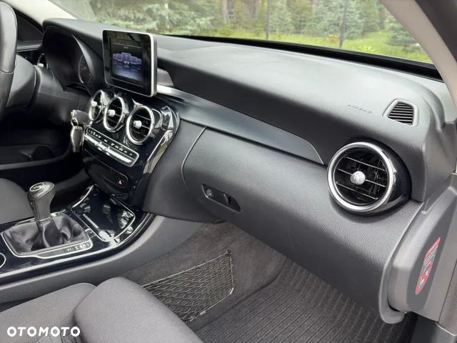Mercedes-Benz Klasa C 180 (BlueEFFICIENCY) - 16