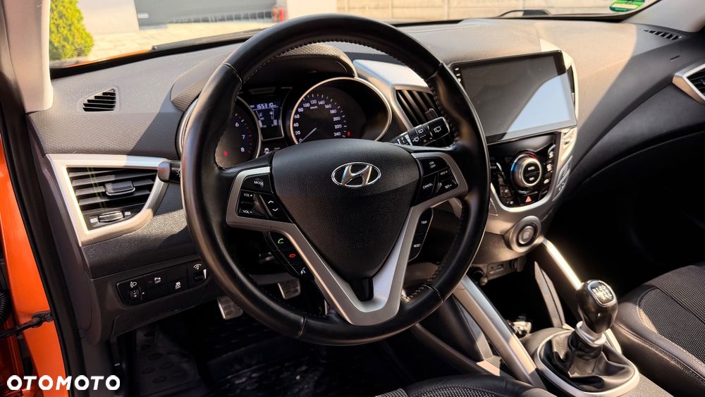 Hyundai Veloster 1.6 GDI Premium - 35