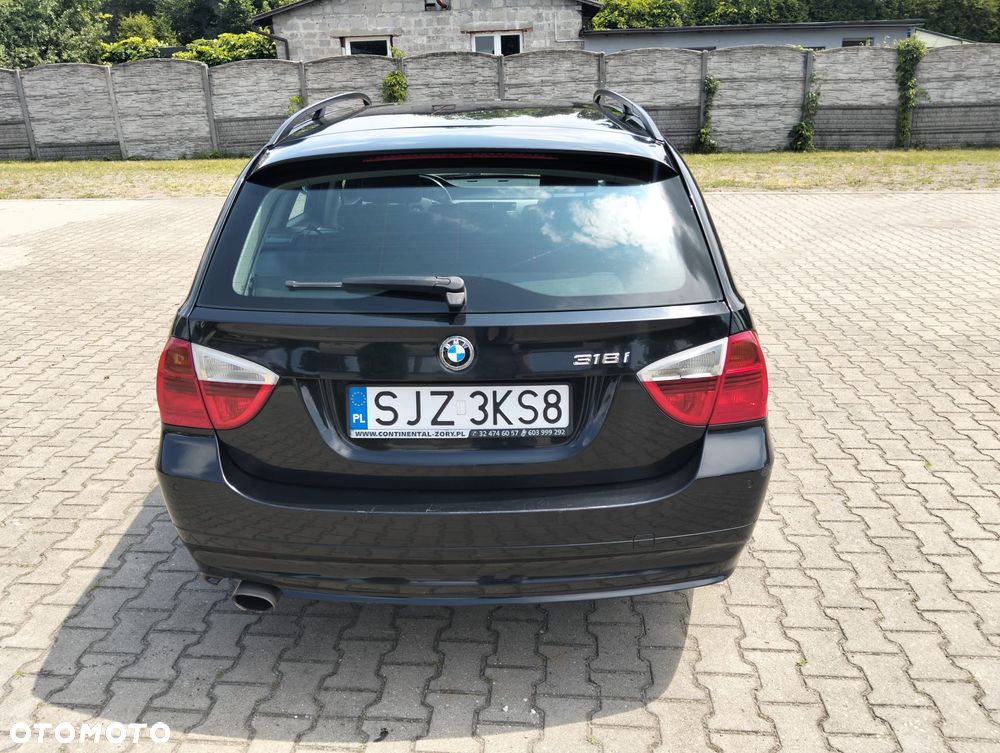 BMW Seria 3 318i - 10