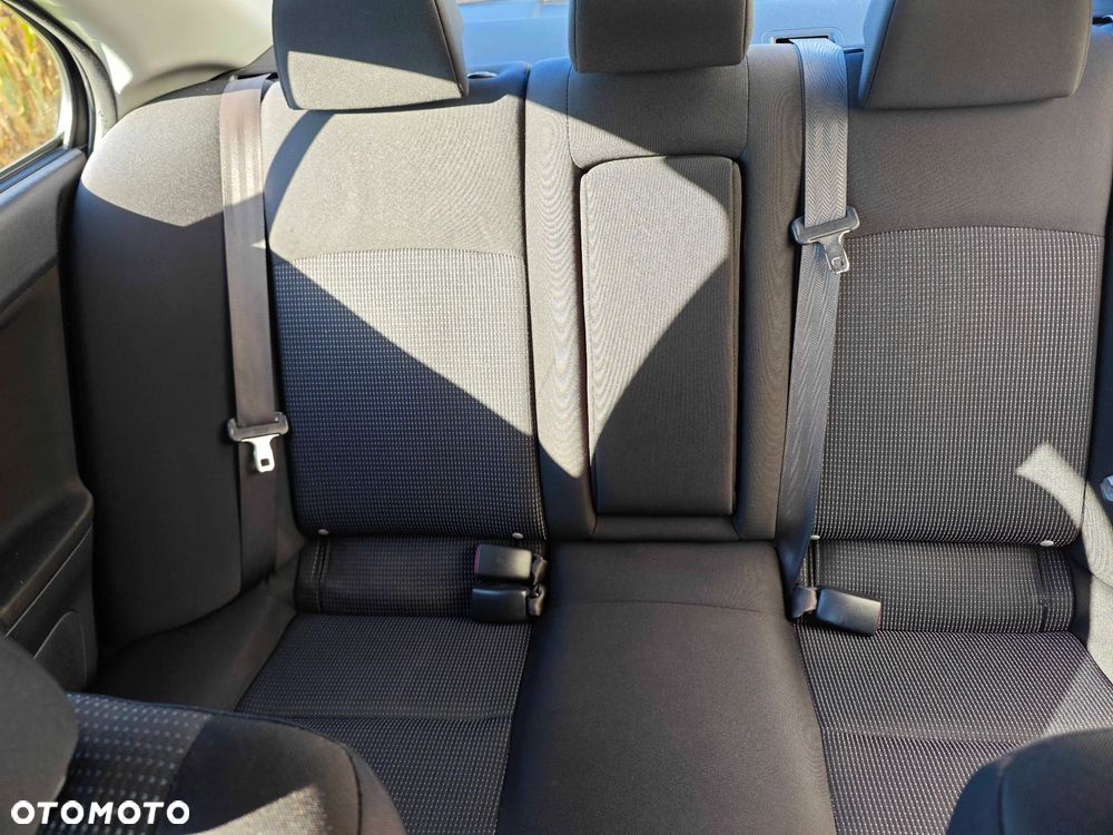 Mitsubishi Lancer 1.6 Invite - 9