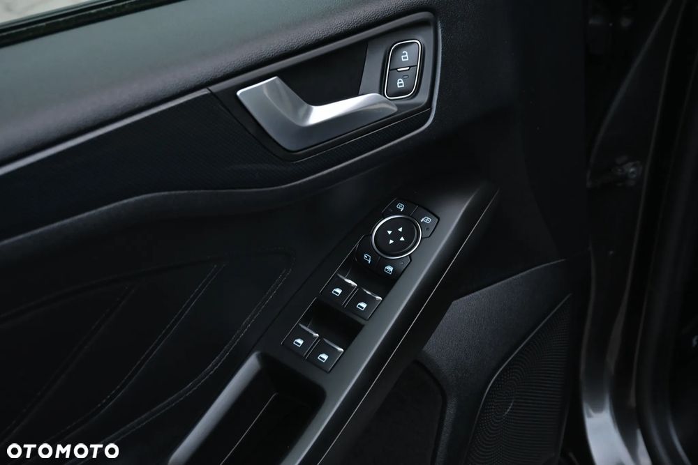 Ford Focus 1.5 EcoBoost ST-Line - 29