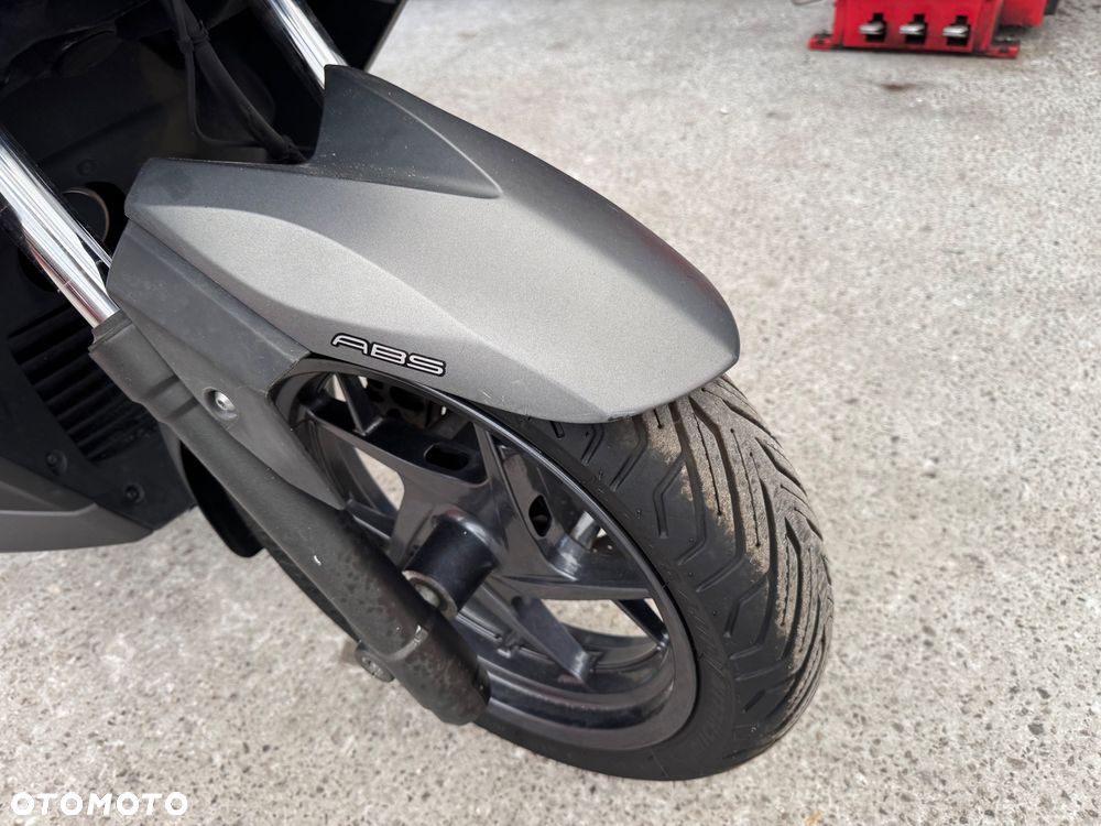 Yamaha X-max - 16