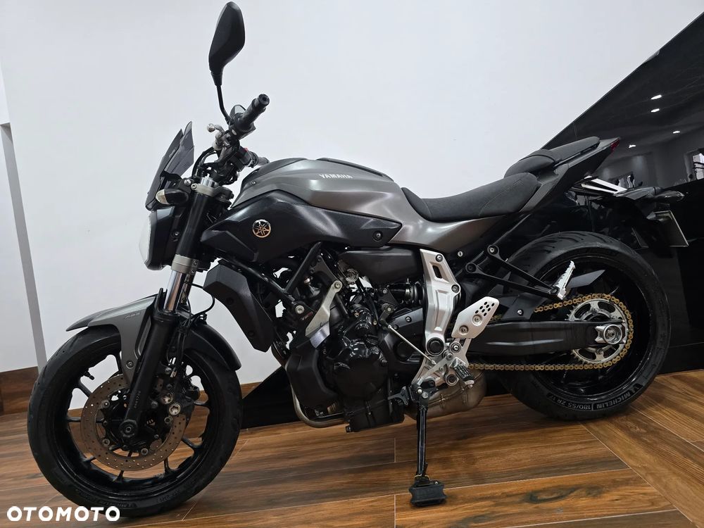 Yamaha MT - 6