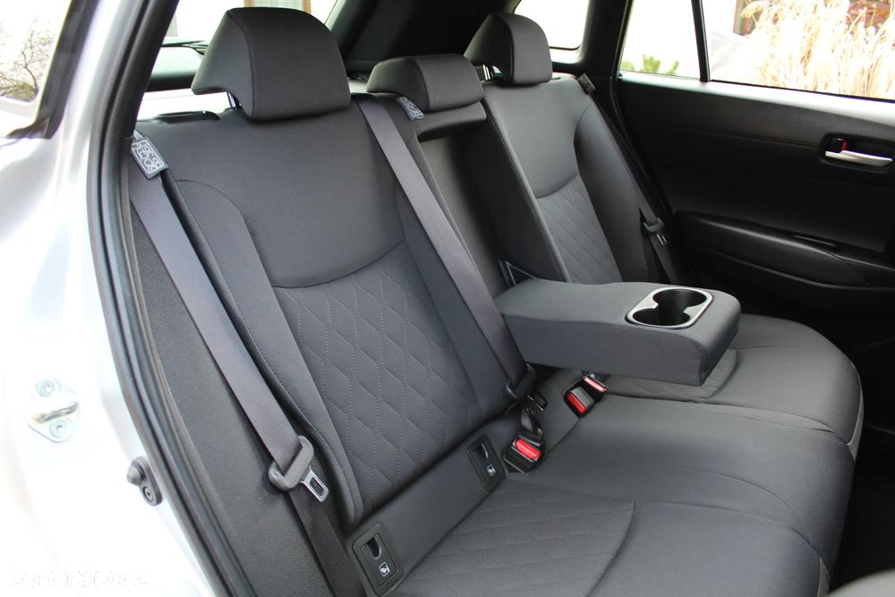 Toyota Corolla Cross 2.0 Hybrid Comfort - 35