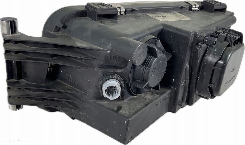 MAN TGS TGX LIONS CITY LAMPA REFLEKTOR PRAWA PRZÓD Z DRL 81251016634 - 9