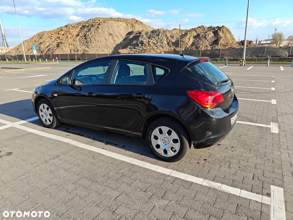 Opel Astra 1.3 CDTI DPF EcoFLEX Start/Stop Active - 2