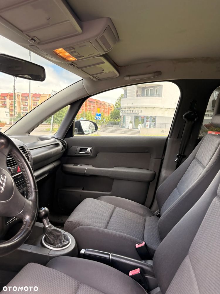 Audi A2 1.6 - 22
