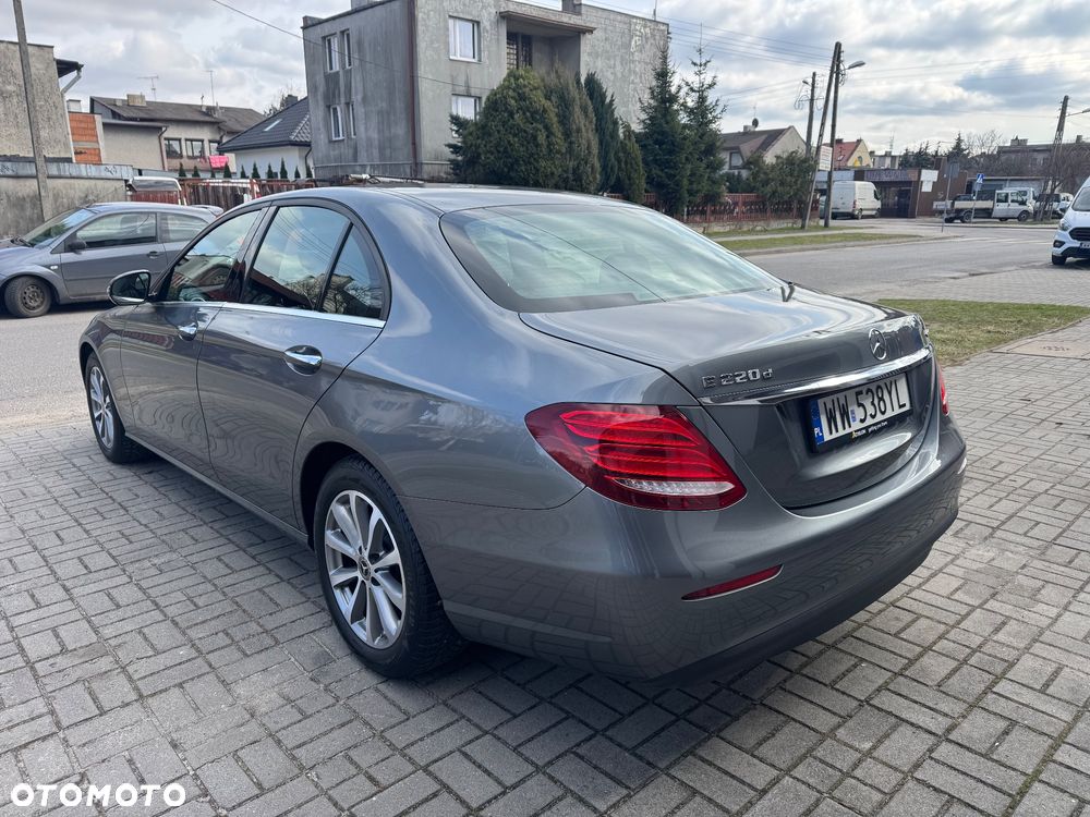 Mercedes-Benz Klasa E 220 d 4-Matic 9G-TRONIC - 3