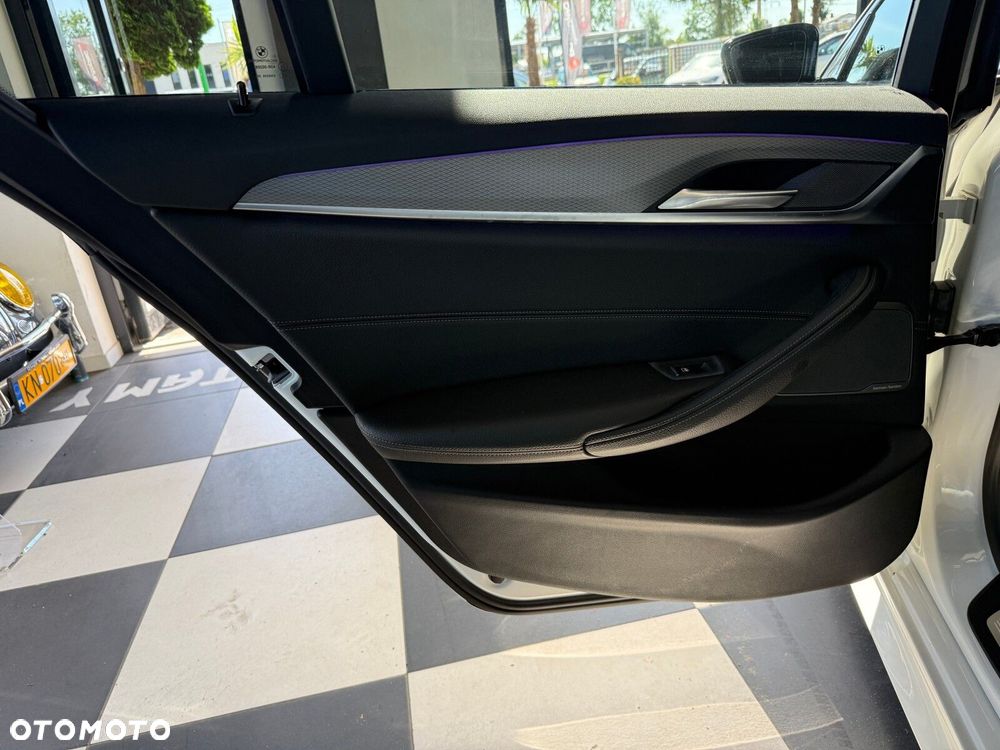 BMW Seria 5 - 10