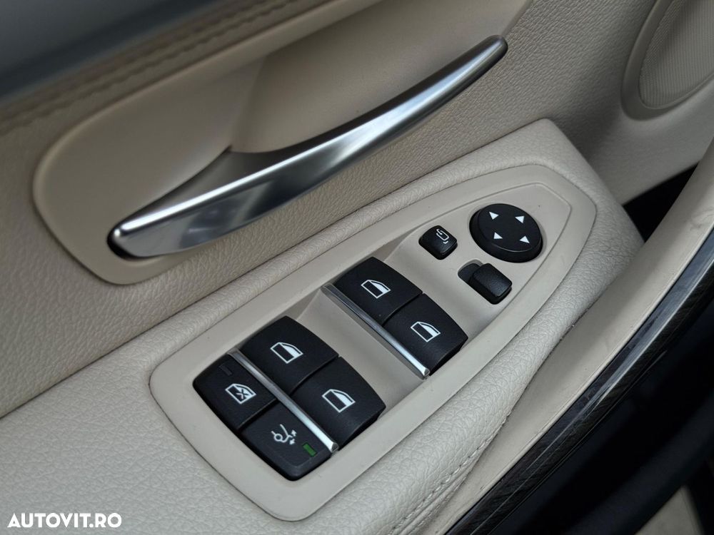 BMW Seria 3 330i GT Aut. Luxury Line - 24