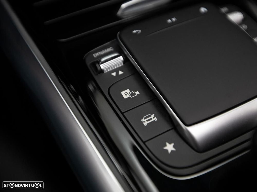 Mercedes-Benz GLA 250 e Progressive - 25