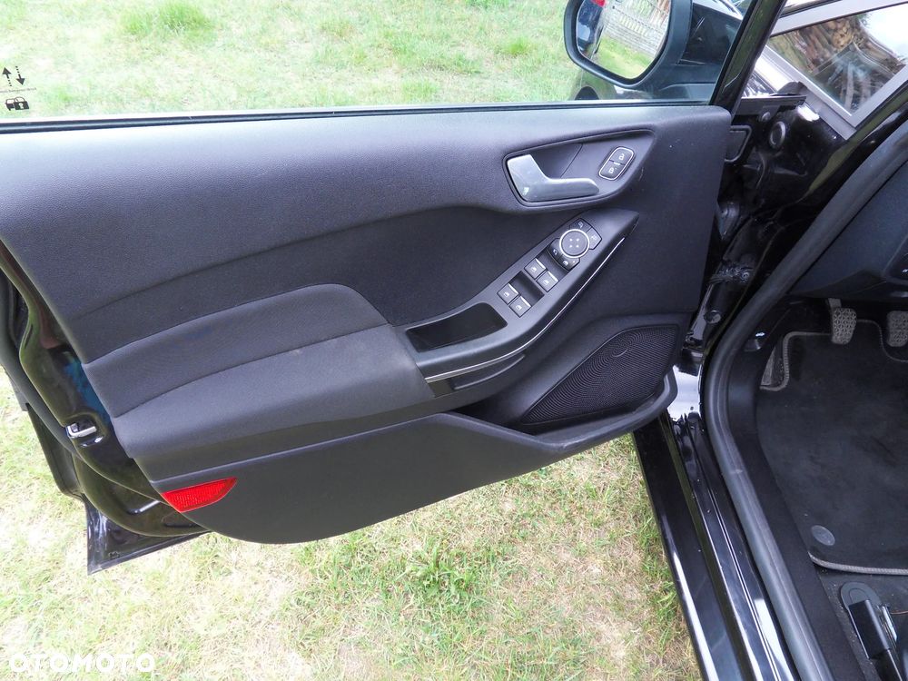 Ford Fiesta 1.0 EcoBoost S&S TITANIUM - 16