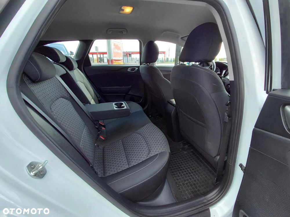 Kia Ceed 1.5 T-GDI M - 24